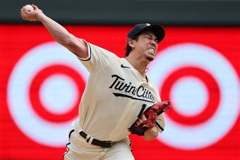 Kenta Maeda makes first relief appearance since 2019 as Twins prep for playoffs